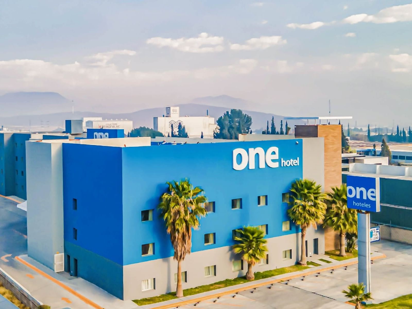 One Saltillo Aeropuerto